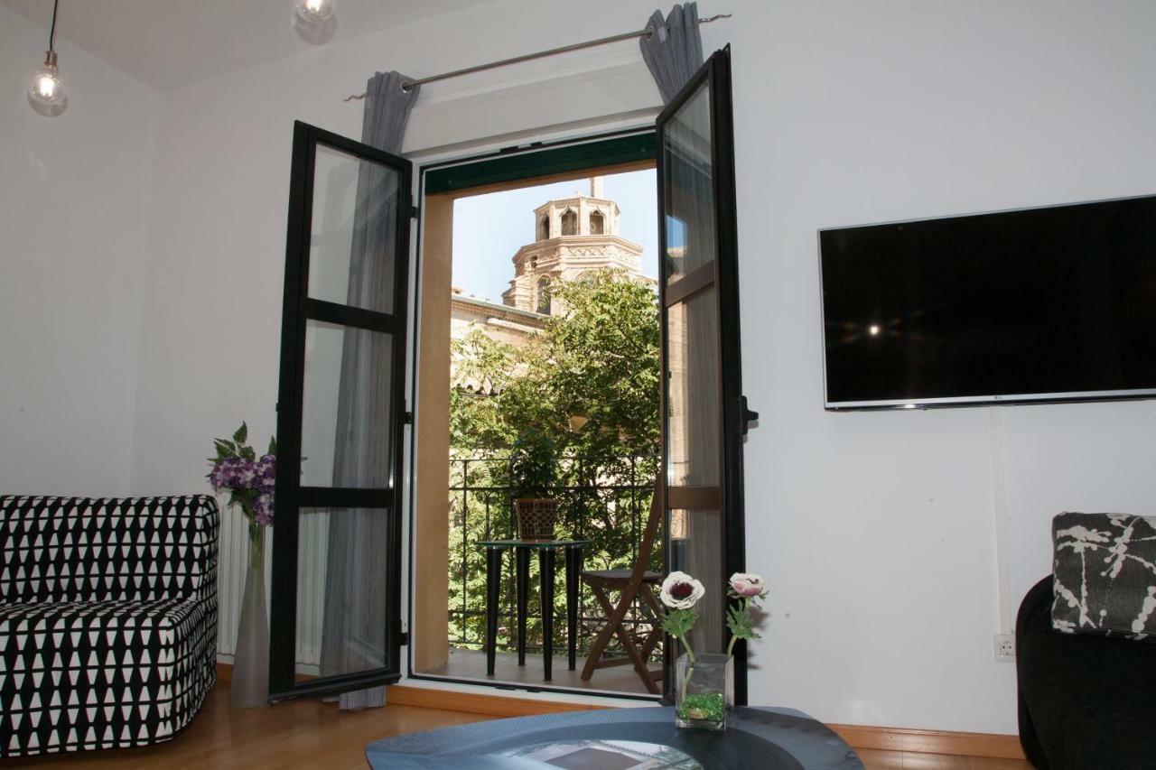 Dean Dos Catedrales Apartment Сарагоса Екстериор снимка