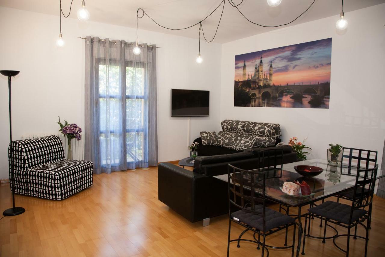 Dean Dos Catedrales Apartment Сарагоса Екстериор снимка